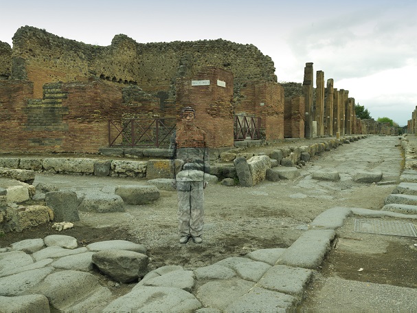 HIDING IN THE CITY, Via della Fortuna Pompei, 2012