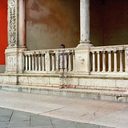 HIDING IN THE CITY, Loggia di Fra Giocondo, 2008